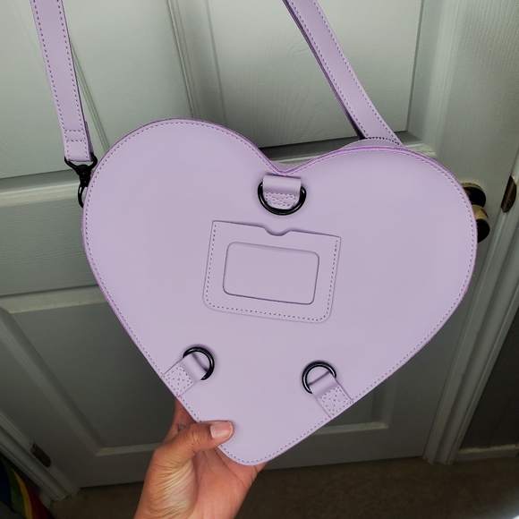 Dr. Martens Heart Shaped bag in color Lilac - Picture 4 of 6